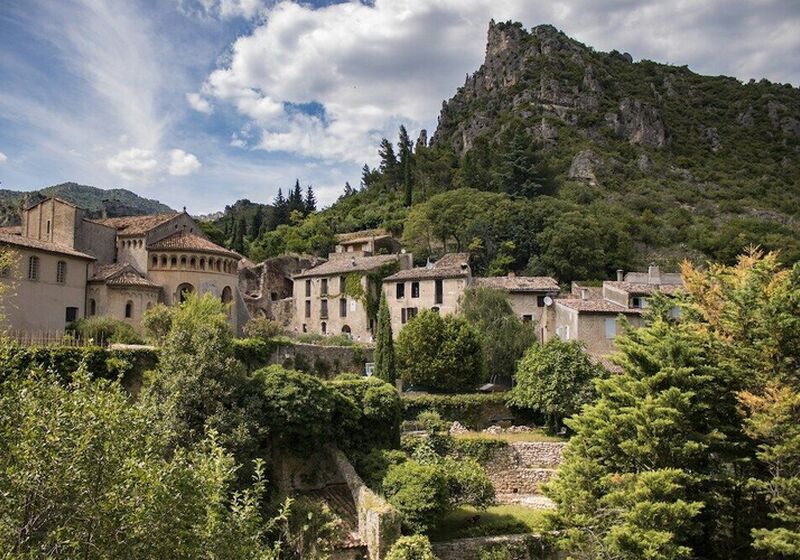 Autorizzazione paesaggistica e Conferenza dei servizi: il mancato rilascio del parere nei termini equivale a silenzio-assenso.
